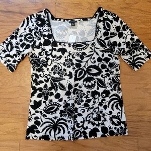 Ann Taylor Floral Black and White Women's Top XS NWT!